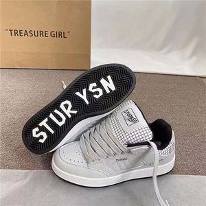 Zapatillas Grises de Moda de Hong Kong, Estilo Retro Versátil para Parejas, Calzado Casual con Suela Gruesa, Popular en Instagram - Product Image 4