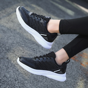 Baskets décontractées sportives et légères pour femmes, avec design en maille respirante et éclairée, chaussures de marche flexibles, tendance mode hiver - Product Image 6