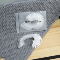 Kit de commodités d'hôtel jetables bon marché en gros Ensemble de commodités sèches en chambre avec pochette en plastique souple CPE