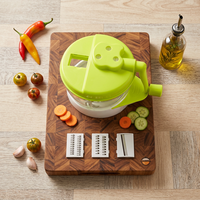 Handmatige plastic multifunctionele keukenhulp: groentesnijder, vleesmolen, knoflookpeller, sapcentrifuge, blender
