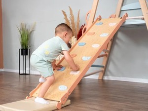 Structure de jeu d'intérieur en bois <span class=keywords><strong>avec</strong></span> toboggan, centre d'activités pour enfants, équipement de jeu Montessori, triangle Pikler pliable pour - Product Image 3