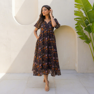 Robe midi à imprimé floral, col en V, coupe évasée, manches courtes, en mousseline de soie, style bohème décontracté, robe d'été pour femmes, robe élégante - Product Image 1