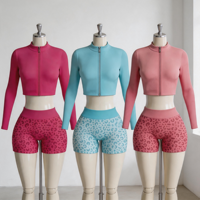 Ensemble 2 pièces streetwear personnalisé pour femme : veste courte sexy à fermeture éclair et short imprimé léopard, coupe ajustée, respirant, OEM ODM
