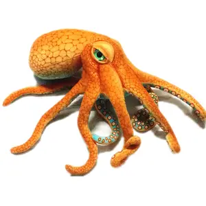 现实的海洋生物大小两个大小的章鱼毛绒玩具
