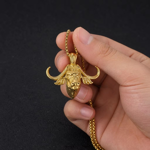 Pendentif Tête de Buffle Plaqué Or pour Hommes, Collier Hip Hop Animalier, Pendentif Punk en Acier Inoxydable, Pendentif Personnalisé, Collier Tête de Taureau - Product Image 1