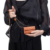 Nouvel Arrivage Sac Mini Carré en Cuir Véritable avec Chaîne, Organisateur Compact, Sac Bandoulière Vintage au Design Original pour Femme