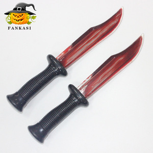 Couteau en plastique Bloody Blade, accessoire d'Halloween, effet sang réaliste, utilisation en intérieur - Product Image 3