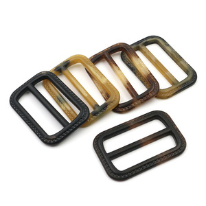 Tùy chỉnh thực hiện chất liệu nhựa giả sừng da hiệu ứng hình chữ nhật phù hợp với áo blazer nút vành đai để bán - Product Image 3