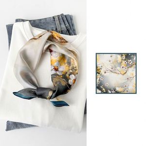 Pañuelo de Seda para Mujer, 12 mm, Diseño con Estampado de Flores y Letras, 53*53 cm, Cuadrado - Product Image 4