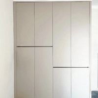 Armoire modulaire avec poignées, moderne, en MDF noir, pour chambre principale, avec portes en verre, style contemporain du milieu du siècle