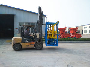 เครื่องผลิตบล็อกคอนกรีตปูพื้นสีกึ่งอัตโนมัติแบบ QTF3-20 - Product Image 5