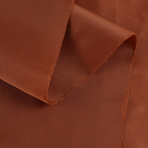 Tissu en taffetas de nylon 272, 120 GSM, poids moyen, teinture unie, résistant à l'eau, pour vêtements, manteaux et vestes - Product Image 1