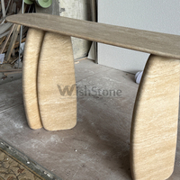 Table console en marbre naturel beige sable blanc, surface texturée rainurée polie, finition mate, pour entrée ou hall