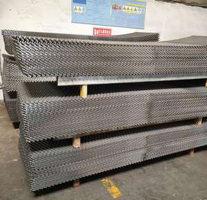 Lámina de Malla Metálica Expandida, Rejilla de Acero Suave con Orificios en Forma de Diamante para Pasarelas, Pisos, Cercas de Seguridad y Decoración Exterior - Product Image 6