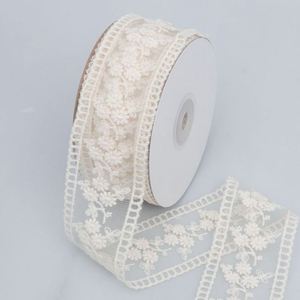 Ruban en dentelle florale délicat de 4,5 cm sur 5 yards, largeur et motif personnalisés, pour robe de mariée et décoration de vêtements - Product Image 3