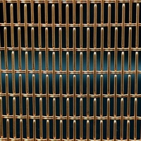 Décoration intérieure : Maille métallique tissée en acier inoxydable pour portes d'armoires de restaurant et de bar, découpe, soudure et pliage de plaques en maille métallique
