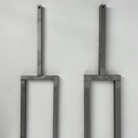 Broche en acier rectangulaire solide de 16 mm Balustre d'escalier intérieur Design moderne Garde-corps en fer Balustrades de balcon et mains courantes