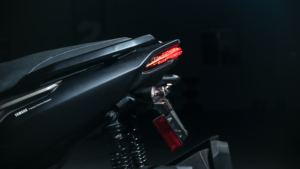 Force2.0 Estilo colorido Versión universal Luz trasera LED multifuncional Luz de giro secuencial con servicio personalizado - Product Image 4