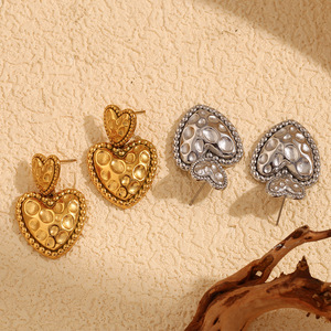 Boucles d'oreilles tendance en acier inoxydable plaqué or 18 carats en forme de cœur - Cadeau <span class=keywords><strong>E163</strong></span> - Product Image 3