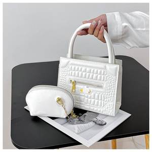 Vente en gros de sacs de marque de niche tendance texturés fourre-tout sac à lettres imprimé crocodile petit sac à bandoulière carré avec portefeuille - Product Image 2