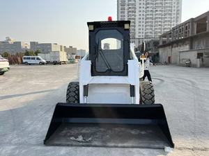 Chargeuse compacte d'occasion Bobcat S160 de 3 tonnes pour le creusement de fossés en verger et la plantation, conception économe en énergie et performance durable - Product Image 3