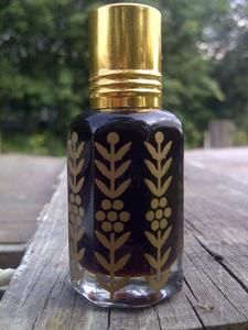 Long Lasting Pure Best Quality Oud <b>Oil</b> Made in India Available in Wholesale Prices with Incredible Fragrance in Kuwait - Product Image 5