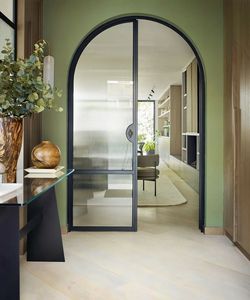 Puertas Francesas Arqueadas de Acero Forjado Negro Personalizadas - Sistema de Entrada Arqueado con Vidrio Resistente a Huracanes y Metalistería Decorativa - Product Image 2