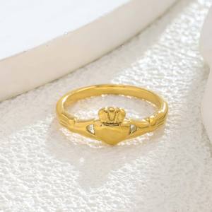 Bague Claddagh Or et Argent - Motif Mains Tenant un Cœur et Couronne - Acier Inoxydable Plaqué Or 18K - Style Rétro Tendance Unisexe pour le Quotidien - Product Image 3
