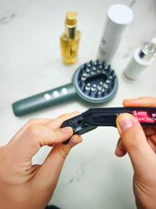 Nouveau modèle 2026 KSKIN Masseur capillaire électrique PTC laser étanche EMS avec protection de mise hors tension automatique, portable pour usage domestique et hôtelier - Product Image 5