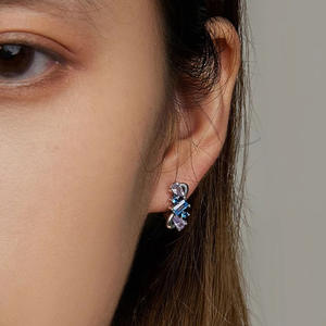 Orecchini a Cerchio Placcati Argento con Zirconi Blu e Viola Taglio Smeraldo, Design Geometrico per Donna, Gioielli alla Moda per Feste - Product Image 4