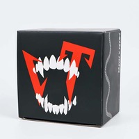 Gorra de béisbol impresa personalizada, sombrero, caja de embalaje de cartón, superficie mate de estilo clásico negro con proceso de lámina dorada y plateada.