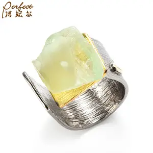 Recommander des bagues personnalisées irrégulières recyclées à la mode Dernières conceptions de bagues de mariage Bague plaquée or 18 carats