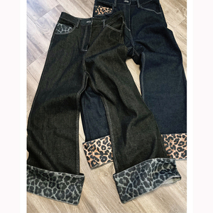 Jeans Classici da Uomo Blu Scuro/Nero con Stampa Leopardata, Cuciture Bianche a Contrasto, Gamba Svasata, Stile Streetwear Audace - Product Image 3
