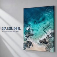 Impression murale aérienne de la côte turquoise, paysage marin de récif et de plage pour salon, hôtel, complexe hôtelier, intérieurs côtiers