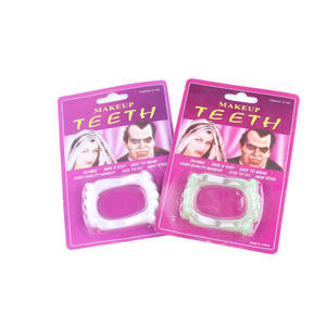 Crocs de <span class=keywords><strong>vampire</strong></span> qui brillent dans le noir <span class=keywords><strong>dents</strong></span> artificielles terrifiantes effrayantes pour Halloween pour farce et cosplay - Product Image 4