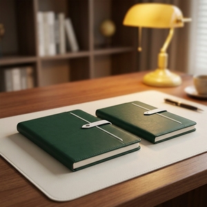 Cuaderno de Cuero Premium con Papel Grueso de 80 g/m², MOQ Bajo, Tamaños A5 y B5, para Estudiantes, Profesionales, Amigos y Colegas, con Bolsillo Frontal - Product Image 1