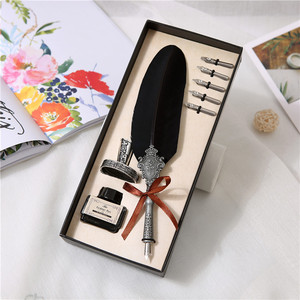 Ensemble de stylos à <span class=keywords><strong>plume</strong></span> vintage de luxe en acier inoxydable rouge avec <span class=keywords><strong>plume</strong></span> de dinde, pour écriture, cadeau promotionnel d'affaires, encre, métal gravé, 0,5 mm - Product Image 4