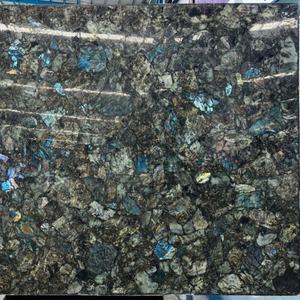 Marbre de jade bleu pour salle de bain de luxe Texture de cristal de ton de mer profonde apportant la tranquillité de la nature dans les espaces domestiques - Product Image 1