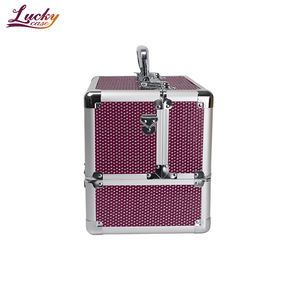 Estuche de maquillaje rojo <span class=keywords><strong>Solferino</strong></span> con 4 bandejas, organizador de maquillaje de PU brillante, estuche de tocador de belleza de aluminio personalizado con cristal - Product Image 3