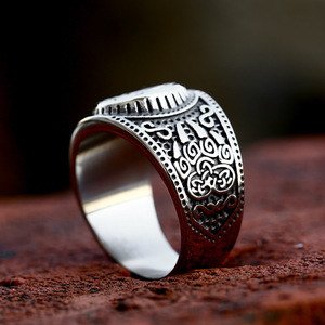 SS8-1122R Anillo de Acero Inoxidable con Diseño Actualizado 2023, Pata de Oso Vikinga, Protección Eslava de <span class=keywords><strong>Veles</strong></span> para Hombre, Regalo Creativo, Venta al por Mayor - Product Image 2