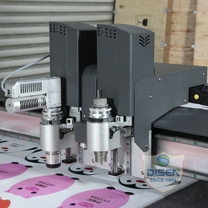 Máquina de Corte Digital Automática para Papel PP, Vinilo, PVC y Cartón Blando, con Motor PLC, Bomba y Dos Herramientas Oscilantes - Product Image 3