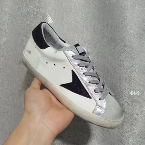 Zapatillas deportivas unisex de lujo con cordones, de diseño, con parte superior de colores mixtos, para invierno, primavera, otoño, estilo universitario. - Product Image 3
