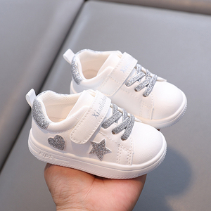 <span class=keywords><strong>Zapatillas</strong></span> de cuero para niños, zapatos transpirables con suela blanda, adecuados para todos los bebés de 0 a 3 años (plateados) - Product Image 5