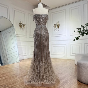 Serene Hill LA72715 Vestidos de Noche <span class=keywords><strong>Azul</strong></span> Claro con Hombros Descubiertos Color Caramelo, Dobladillo de Plumas, Sirena y Cuentas para Fiesta de <span class=keywords><strong>Mujer</strong></span> Rts - Product Image 5