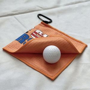 Serviette de golf professionnelle en microfibre avec logo personnalisé, fermeture auto-agrippante et coffret cadeau, aimant gaufré - Product Image 1