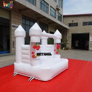 Mini ballons gonflables blancs de maison de rebond de château de 8x6ft pour le cavalier et les videurs d'enfants pour le mariage en vente - Product Image 4