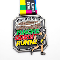 Médaille de course octogonale en zinc estampé, émail dur, récompense de stade, avec cordon de sublimation arc-en-ciel pour marathon urbain