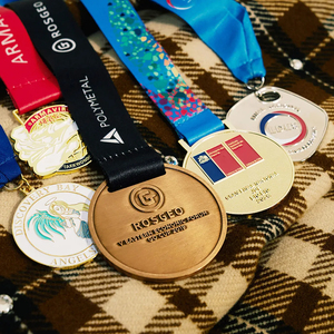 Médailles de pêche en émail doux artisanat en gros personnalisé médailles d'escrime de plongée de <span class=keywords><strong>bowling</strong></span> de patinage sur glace - Product Image 1