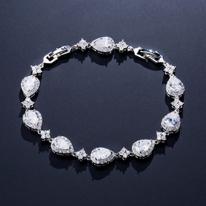 Bracciale da polso femminile di nuovo Design 2025 5A CZ pietra lacrima goccia Zirconia <span class=keywords><strong>Starlet</strong></span> Trendy braccialetti di fascino per donna - Product Image 1