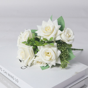 Bouquet de fleurs artificielles en soie bon marché Grand bouquet de roses ouvertes 10 têtes pour mariage Fête des mères et Noël - Product Image 6
